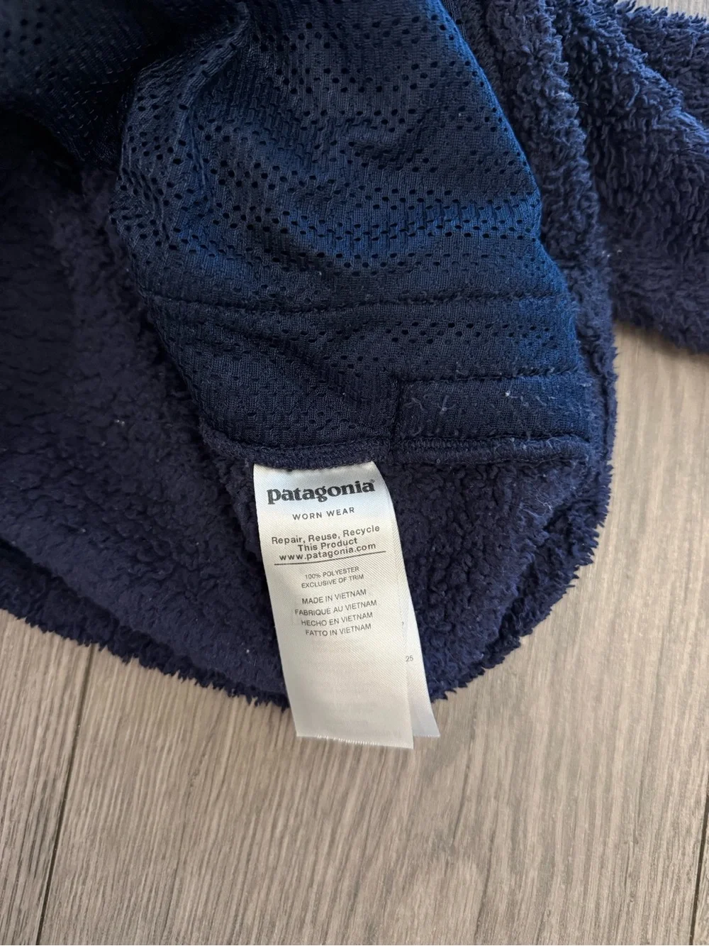 Patagonia Navy Blue Sherpa Fleece Kids Size: Small (7-8) Jacket **Signs Of Wear.